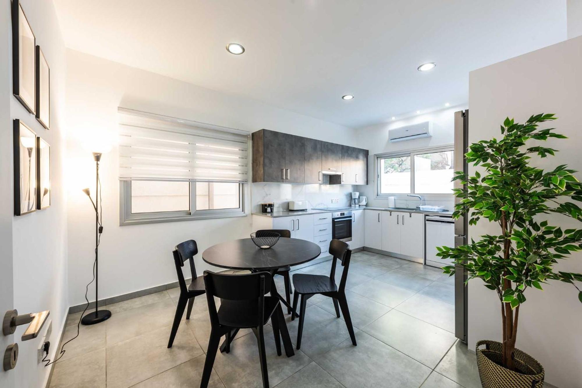 Kition City Apartments - Central Location 라르나카 외부 사진